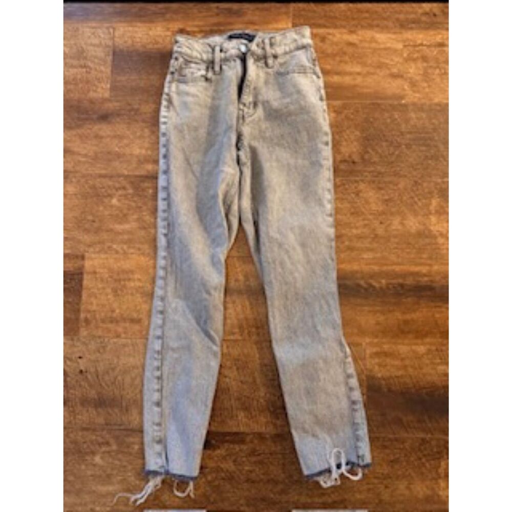 Aeropostale Women’s Mom Jeans Size 000 High Rise Light Wash Raw Hem Denim